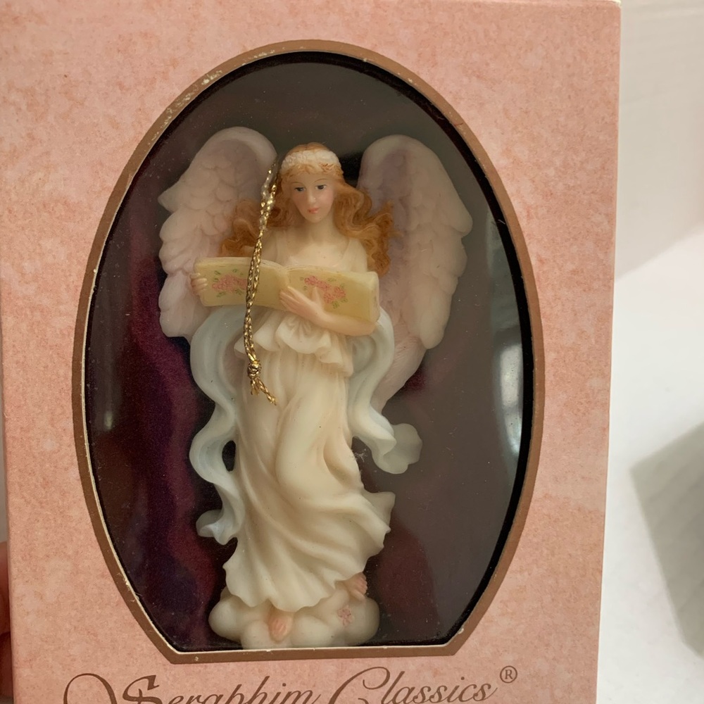 Seraphim classic exclusive Roman Inc. Melody 4” Christmas ornament